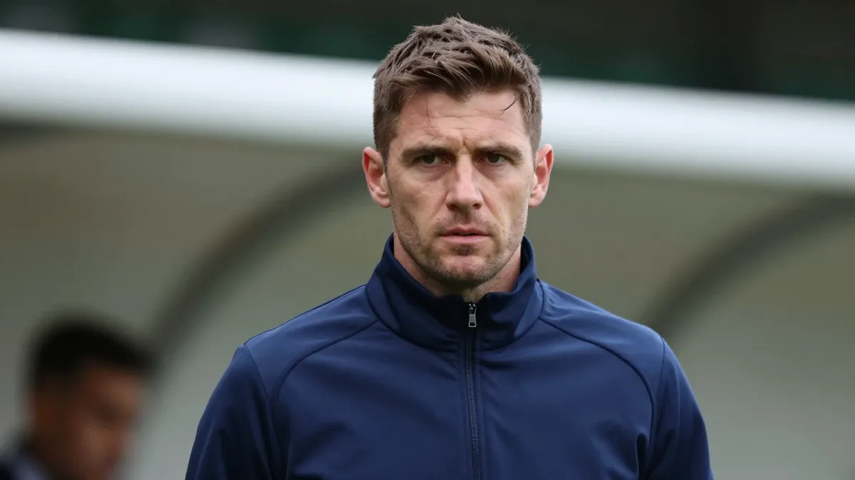 Sutton Utd have appointed Chris Agutter as their new manager following his 88-point season with Worthing in the National...